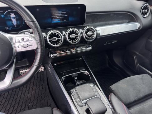 Used 2021 Mercedes-Benz GLB 250 4MATIC image 19