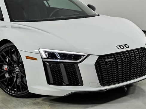 Used 2017 Audi R8 V10 plus AWD/4WD image 2