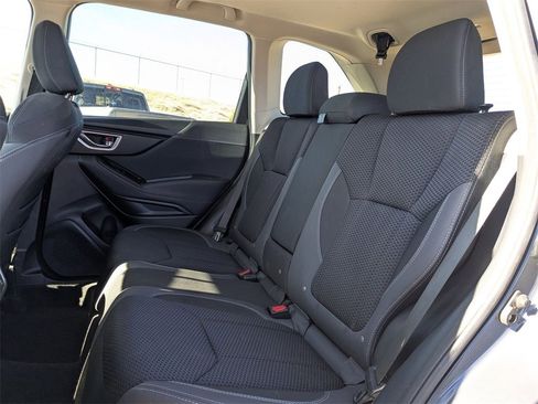 Used 2022 Subaru Forester Premium image 20