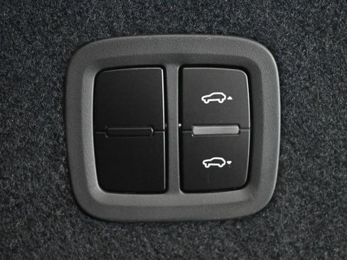 Certified 2026 Porsche Cayenne GTS AWD/4WD image 35
