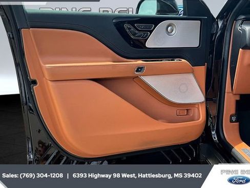 Used 2023 Lincoln Aviator Black Label w/ Dynamic Handling Package image 17