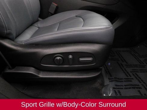 Used 2022 Buick Enclave Essence w/ Sport Touring Edition image 37