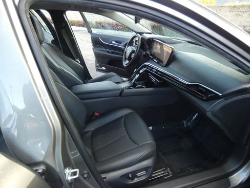 Used 2023 Toyota Mirai image 25