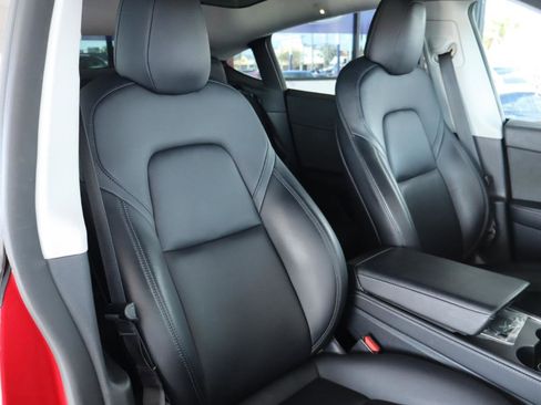 Used 2021 Tesla Model Y Long Range image 36