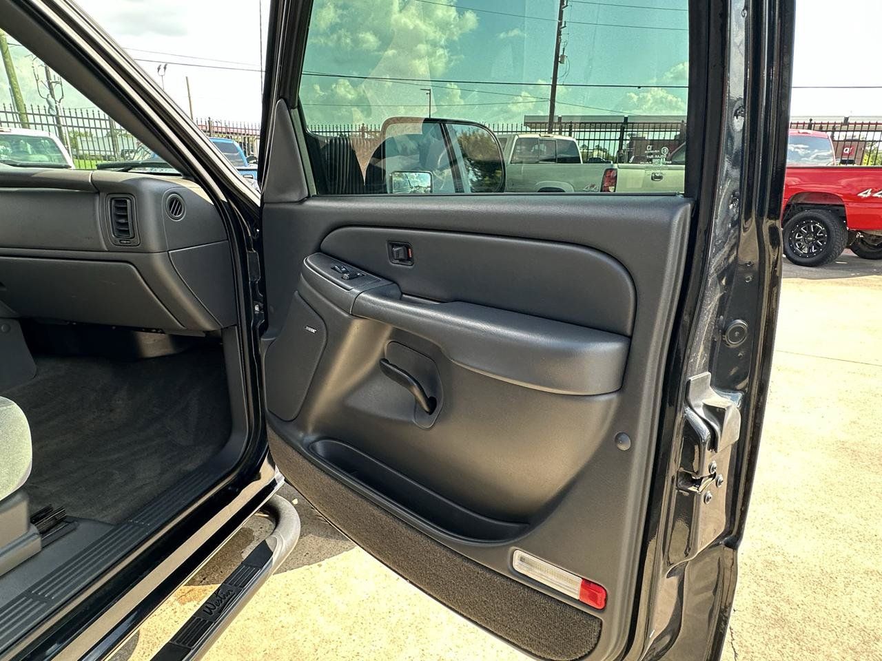Used 2005 GMC Sierra 2500 SLE w/ Heavy-Duty Power Package AWD/4WD image 61