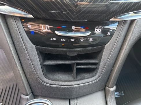 Used 2023 Cadillac XT6 Premium Luxury image 32