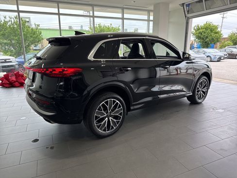 Used 2025 Audi Q5 Premium Plus w/ Premium Plus AWD/4WD image 8