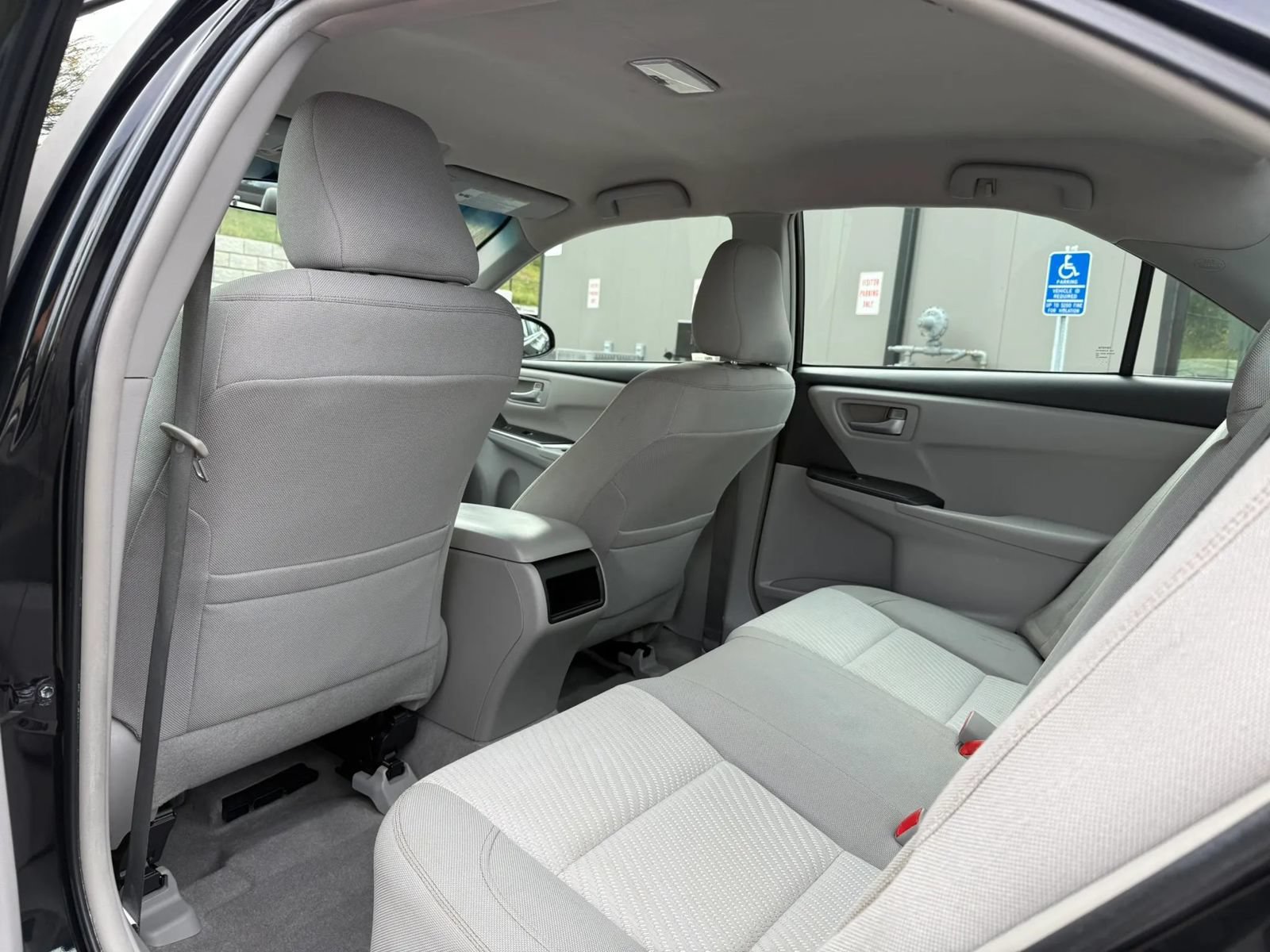 Used 2015 Toyota Camry LE FWD image 10