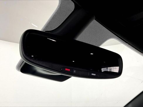 Used 2025 Chrysler Pacifica Select FWD image 36