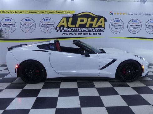 Used 2019 Chevrolet Corvette Stingray Coupe w/ Carbon Flash Badge Package RWD image 31
