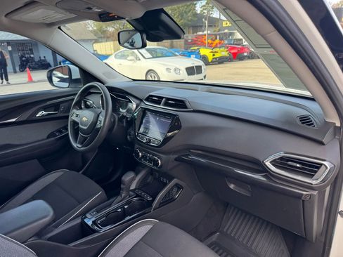 Used 2022 Chevrolet TrailBlazer LT w/ Convenience Package image 20