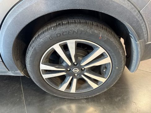 Used 2018 Nissan Kicks SR w/ Exterior Package FWD image 8