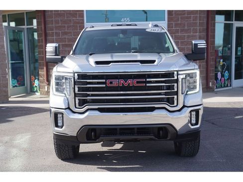 Used 2022 GMC Sierra 3500 SLT image 2