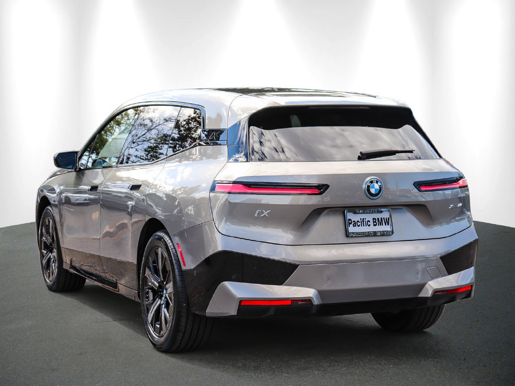 Certified 2025 BMW iX xDrive50 w/ Sport Package AWD/4WD image 4