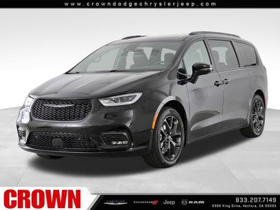 New 2026 Chrysler Pacifica Select w/ S Appearance Package