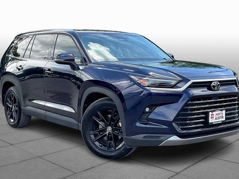 Used 2024 Toyota Grand Highlander FWD image 3