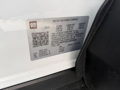 Used 2025 Chevrolet Trax LT image 27