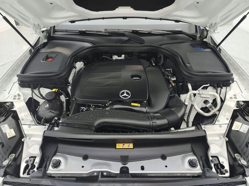Certified 2022 Mercedes-Benz GLC 300 image 17