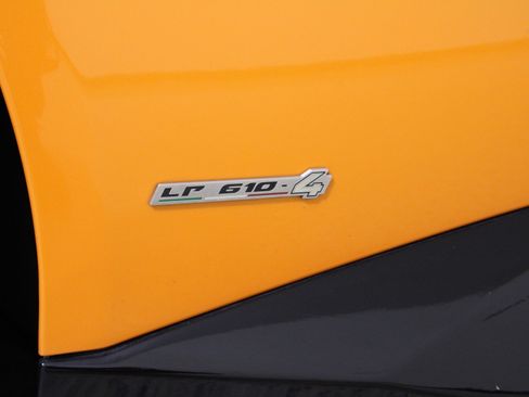 Used 2016 Lamborghini Huracan LP 610-4 image 11