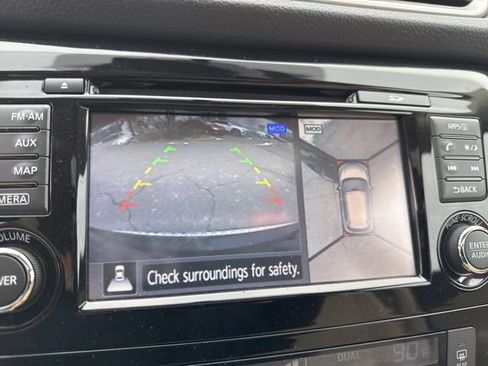 Used 2014 Nissan Rogue SL w/ SL Premium Package image 16