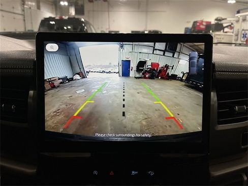 Used 2024 Ford Expedition XLT image 27