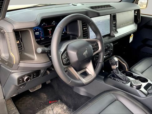 New 2025 Ford Bronco Badlands AWD/4WD image 8
