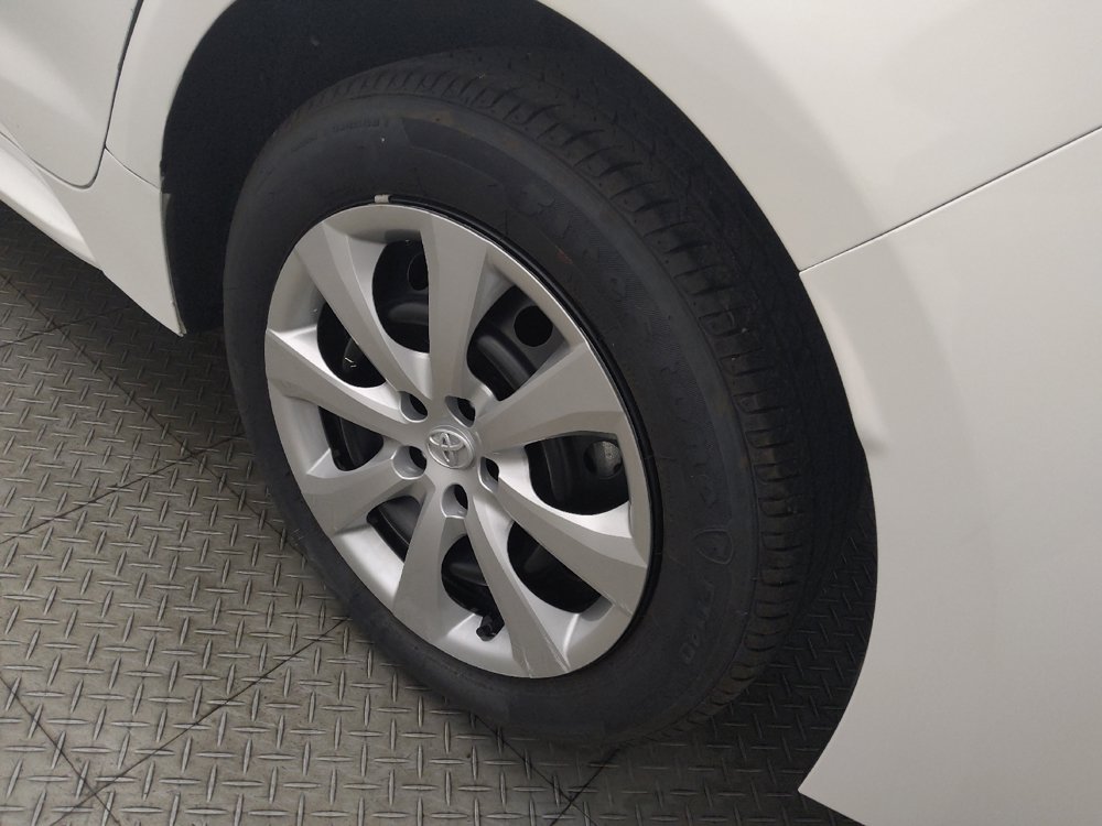Used 2025 Toyota Corolla LE FWD image 31