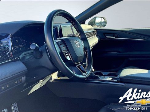 Used 2025 Toyota Camry SE image 13