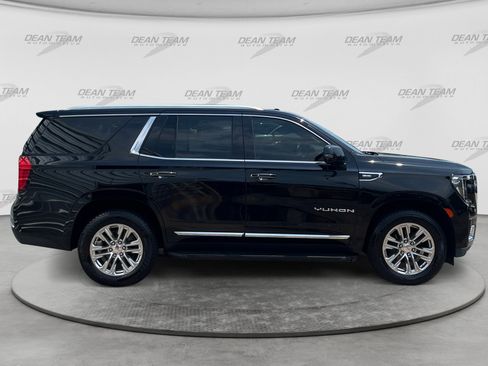 Used 2021 GMC Yukon SLT w/ Rear Media and Nav Package AWD/4WD image 9