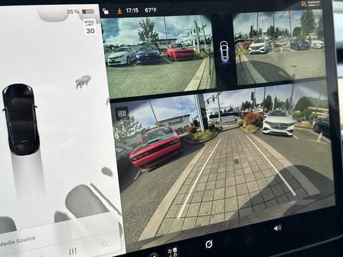 Used 2023 Tesla Model Y Long Range AWD/4WD image 19