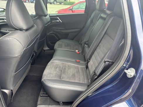 Used 2022 Mitsubishi Outlander SE image 7