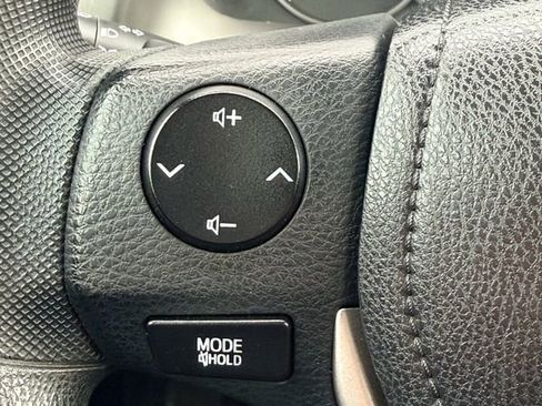 Used 2016 Toyota RAV4 LE FWD image 28
