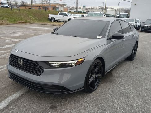 Used 2025 Honda Accord Sport image 4
