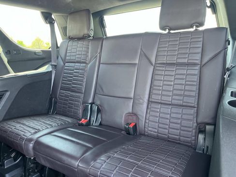 Used 2022 Cadillac Escalade Premium Luxury Platinum AWD/4WD image 21