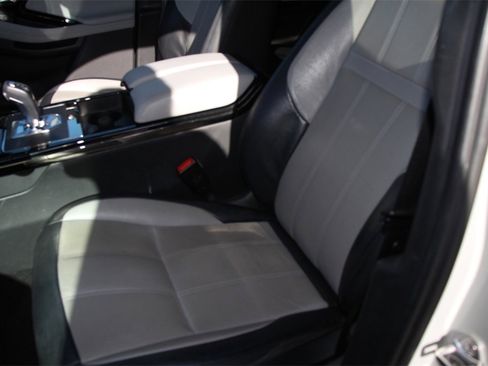 Used 2022 Land Rover Range Rover Evoque R-Dynamic S image 21