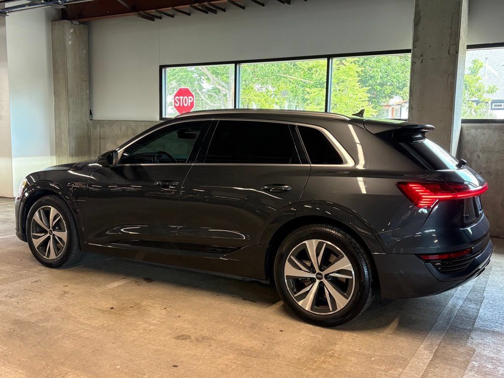 Used 2024 Audi Q8 e-tron Premium AWD/4WD image 2