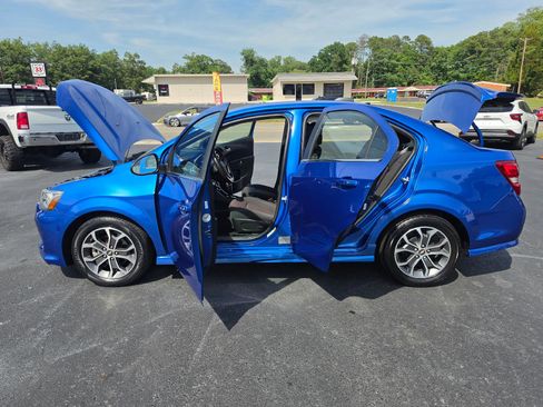 Used 2017 Chevrolet Sonic LT w/ Convenience Package FWD image 14