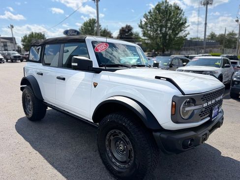 Used 2025 Ford Bronco Badlands AWD/4WD image 9
