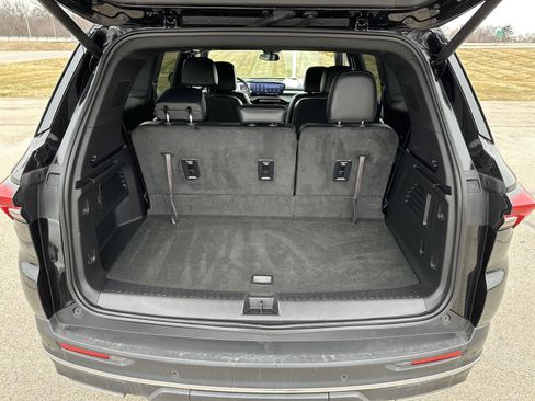 Used 2025 Buick Enclave Preferred image 7