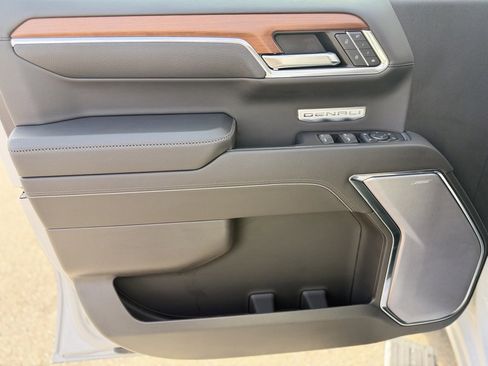 Used 2023 GMC Sierra 1500 Denali w/ Denali Reserve Package image 9