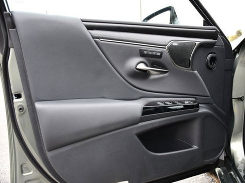 New 2025 Lexus ES 350 Luxury image 10