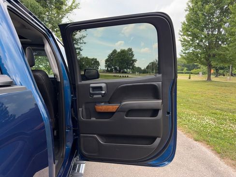 Used 2017 Chevrolet Silverado 1500 High Country AWD/4WD image 35