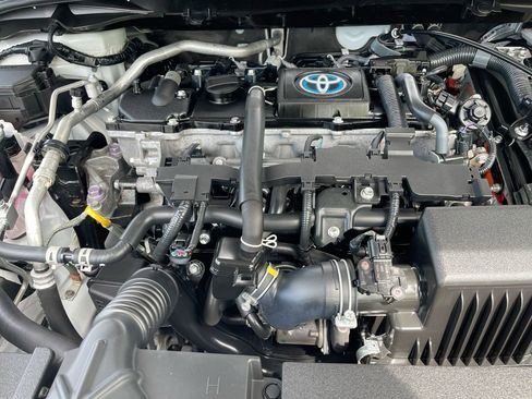 Certified 2024 Toyota Corolla LE AWD/4WD image 17