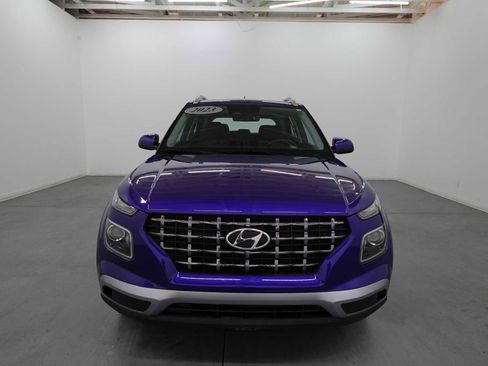Used 2023 Hyundai Venue SEL image 2
