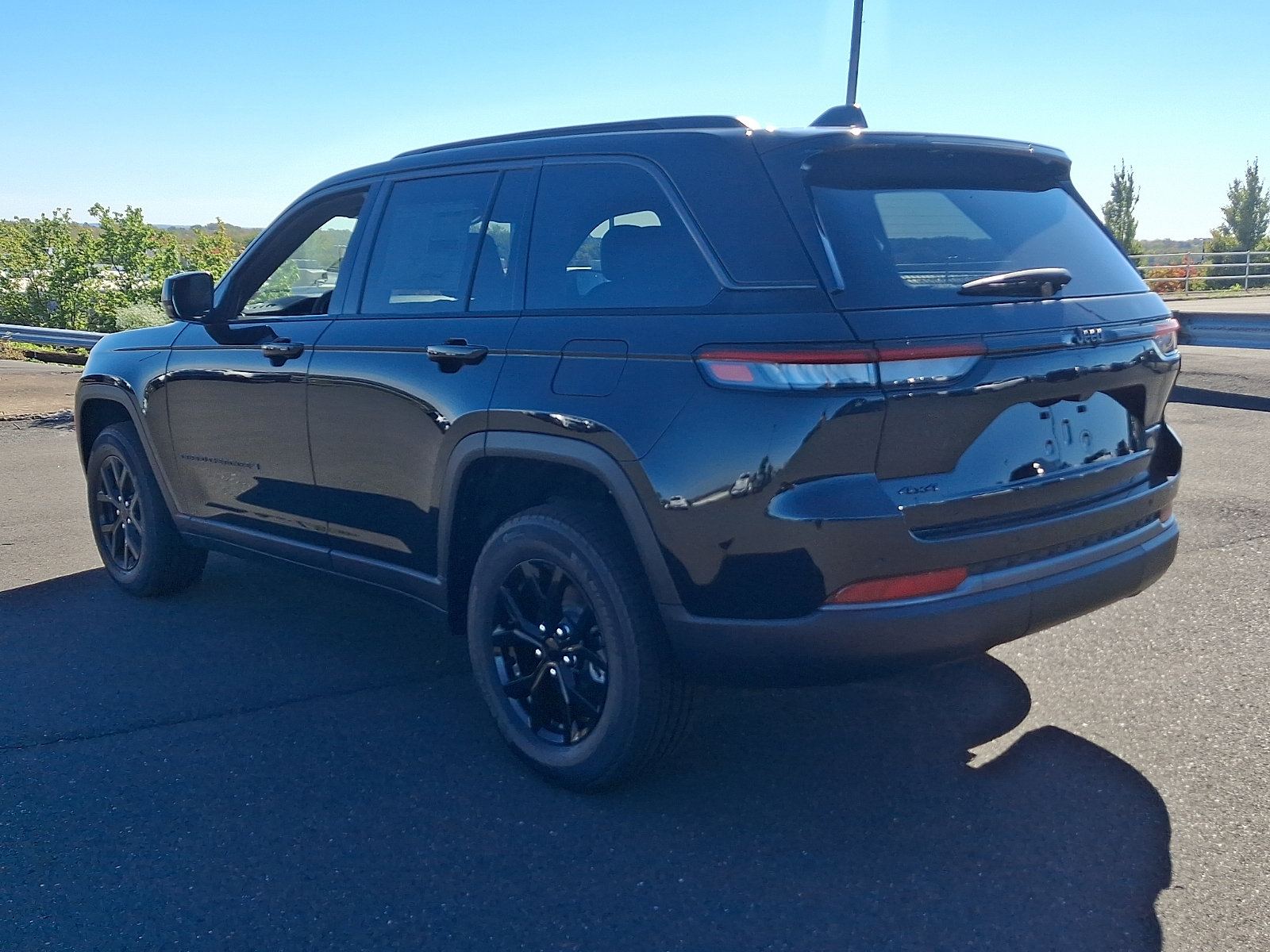 New 2026 Jeep Grand Cherokee Altitude AWD/4WD image 3