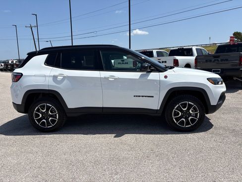 New 2026 Jeep Compass Trailhawk AWD/4WD image 7