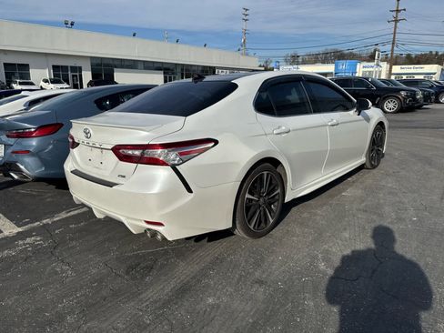 Used 2020 Toyota Camry XSE image 6