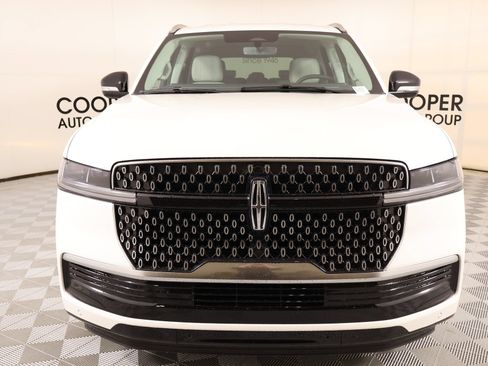 New 2026 Lincoln Navigator Premiere AWD/4WD image 10