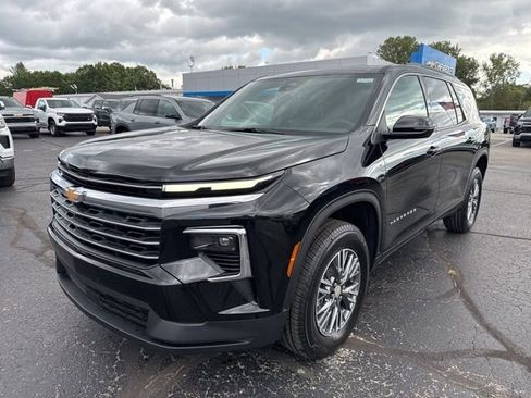New 2026 Chevrolet Traverse LT w/ LPO, Floor Liner Package FWD image 7