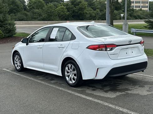 Used 2025 Toyota Corolla LE FWD image 29